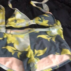 Bikini multi colors Medium top large bottom.Malibu